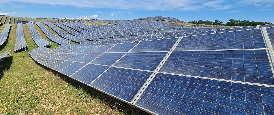 Panneaux photovoltaïques Champs de panneaux photovoltaïques